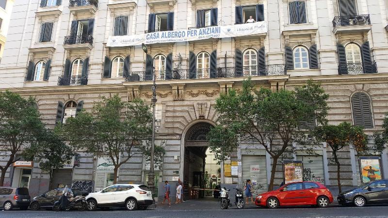 Napolinn Exteriör bild