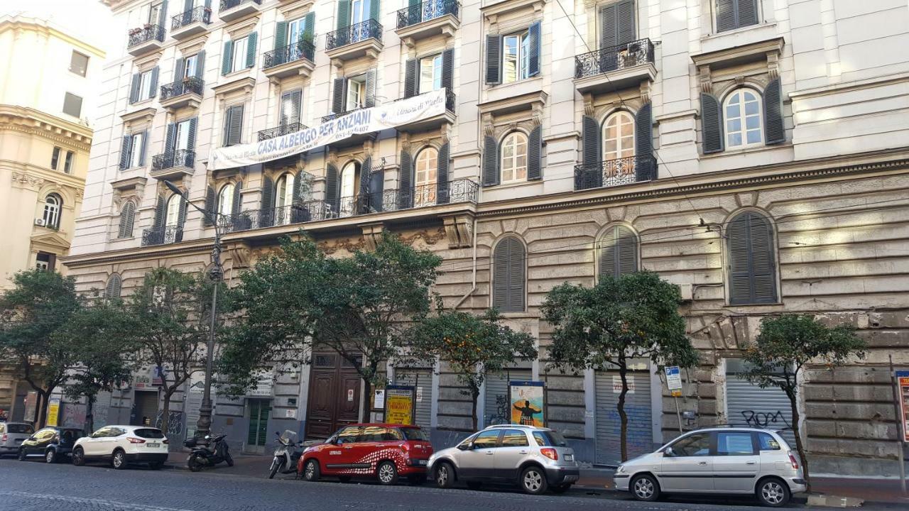 Napolinn Exteriör bild