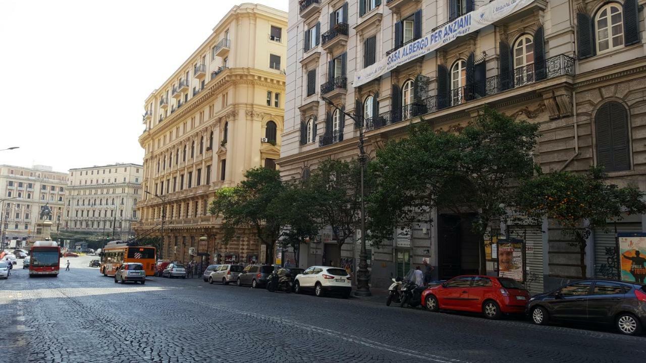Napolinn Exteriör bild